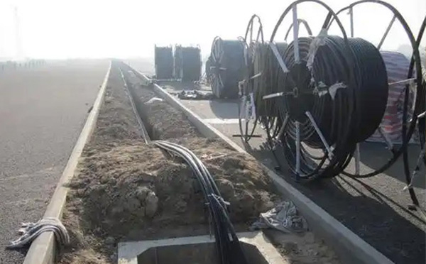 现代通信网络建设指南:平川光缆施工全流程技术解析与质量控制 现代通信网络建设指南:平川光缆施工全流程技术解析与质量控制